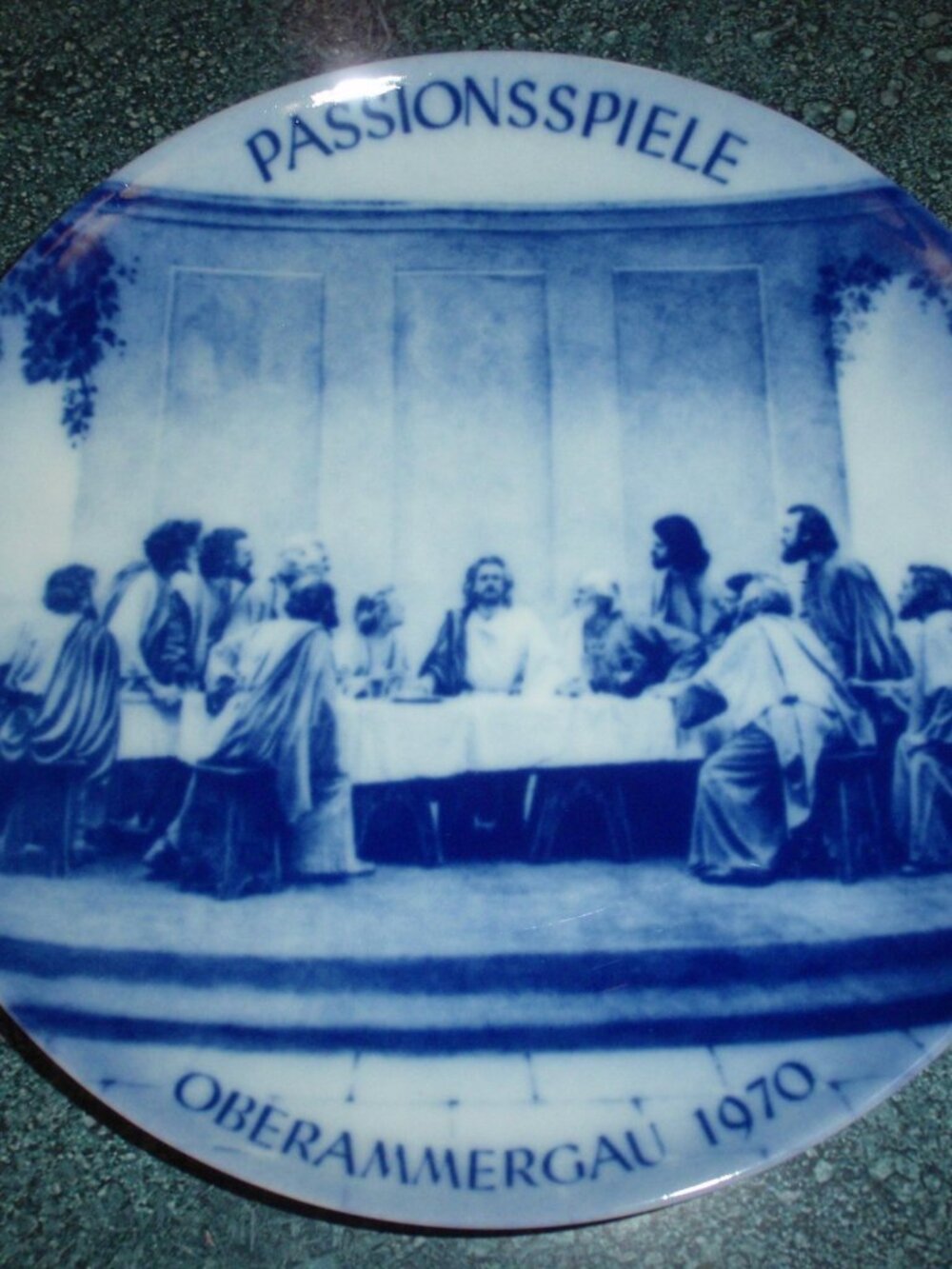 1970 Kaiser Oberammergau Passion Play Flow Blue Wall Jesus & Disciples Plate